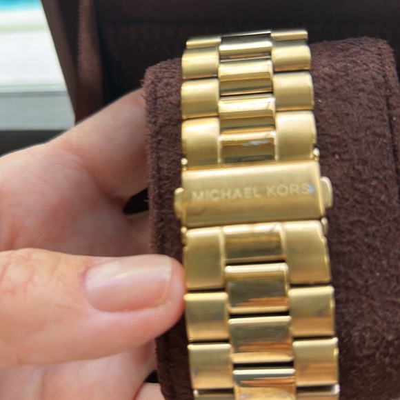 Michael Kors Runway gold chronograph unisex watch - excellent condition - Picture 5 of 8